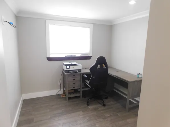 36771 Lodge Dr, Sterling Heights, MI 48312