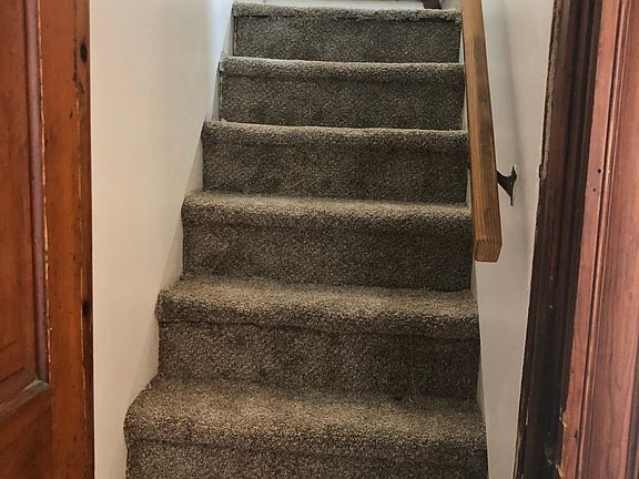 5th image of 1919 W 48th St