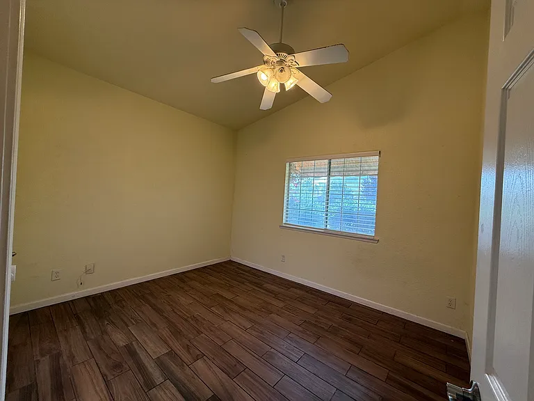 314 N Cypress Ave — Photo 23