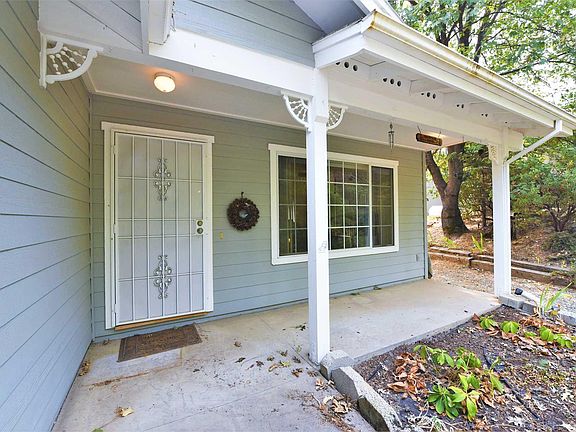 4th image of 22699 Cedar Pines Ave