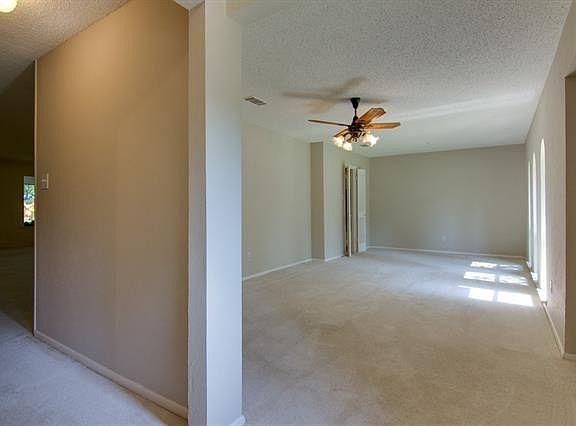 5th image of 4117 York Dr