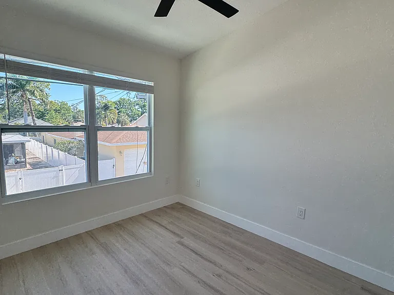 791 48th Ave N #1/2 — Photo 11