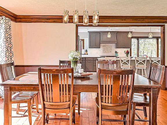 5th image of 2571 Barnwood Dr