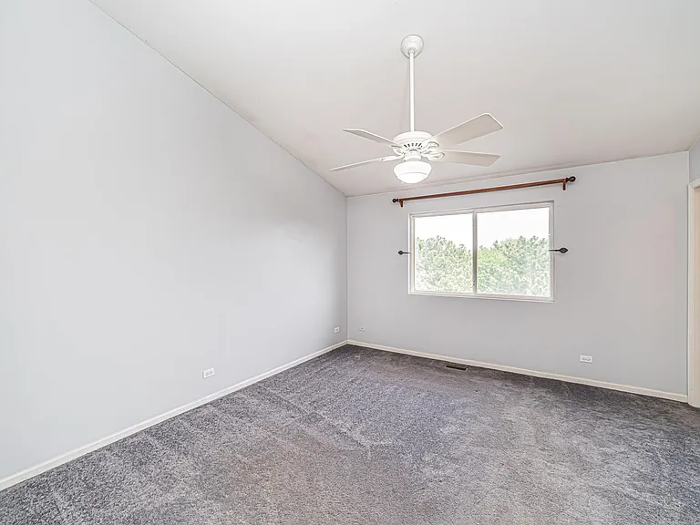 1060 Ellsworth Dr — Photo 24