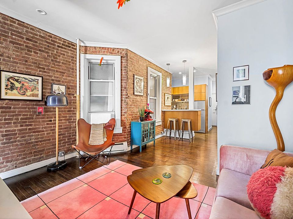 1st image of 330 W 17th St APT 3