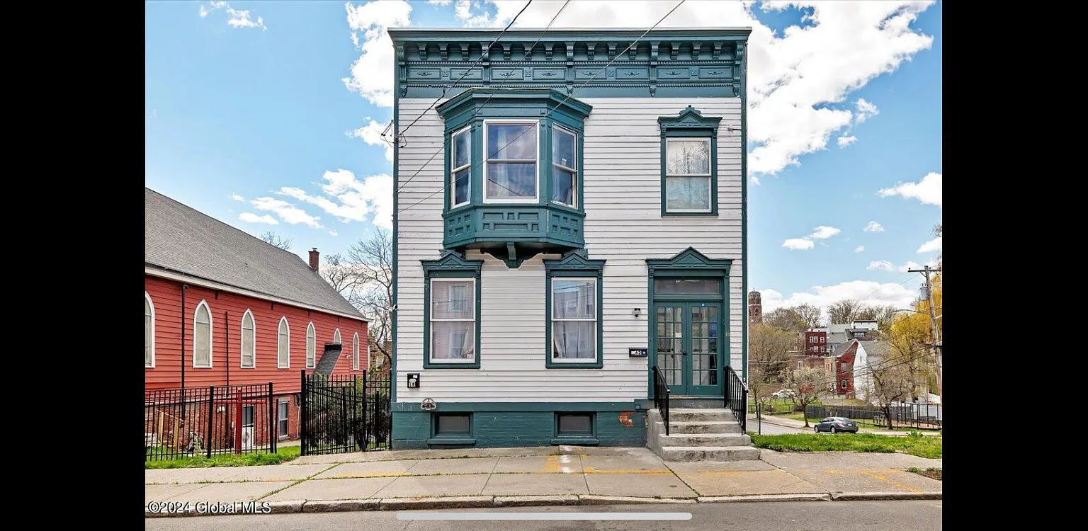 1 bed, 700 sqft, $1,100 — Photo 1