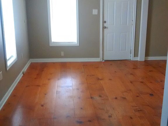 3rd image of 313 Evangeline Ave