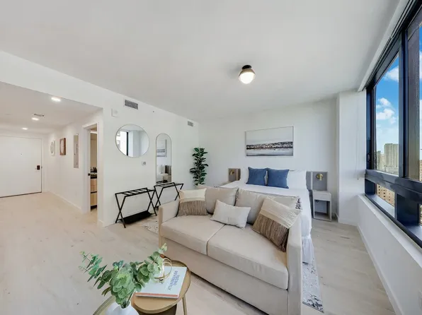 36 NE 2nd St, Miami, FL