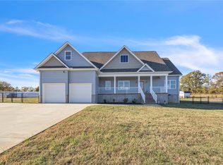 121 Rogers Rd, Pelzer, SC 29669