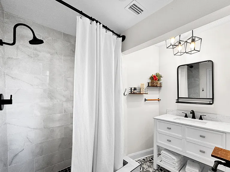 1666 W Intendencia St #B — Photo 23