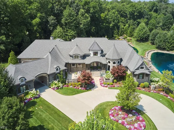 520 Arbor Falls Dr, Medina, OH 44281