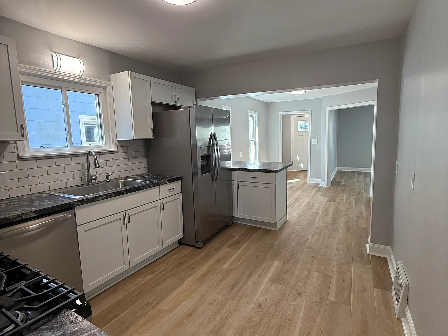 3 bed, 1079 sqft, $2,250 — Photo 1