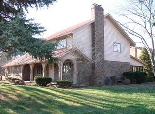 1824 Tremont Rd, Maumee, OH 43537