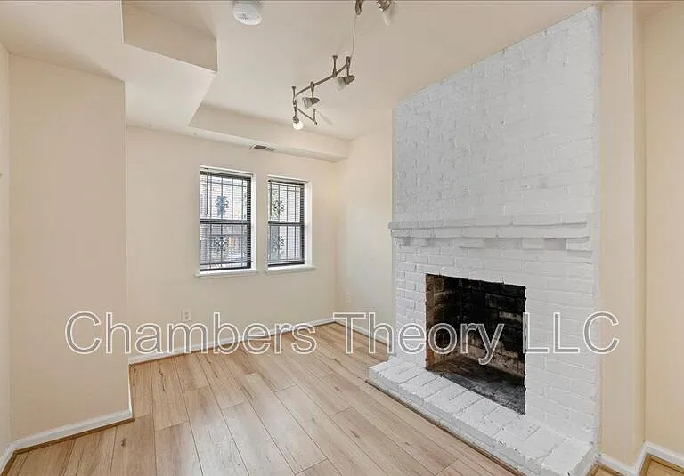 533 Florida Ave NW #2 — Photo 4