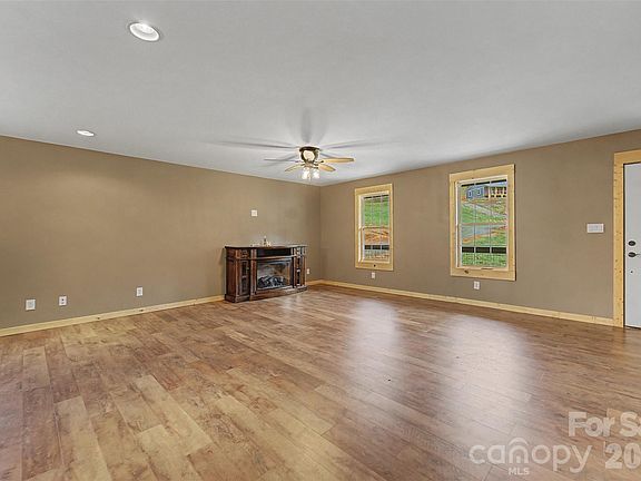5th image of 3240 Old Henson Cove Rd