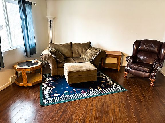 3rd image of 1816 Lewis Ave
