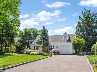 5 Salem Way, Glen Head, NY 11545