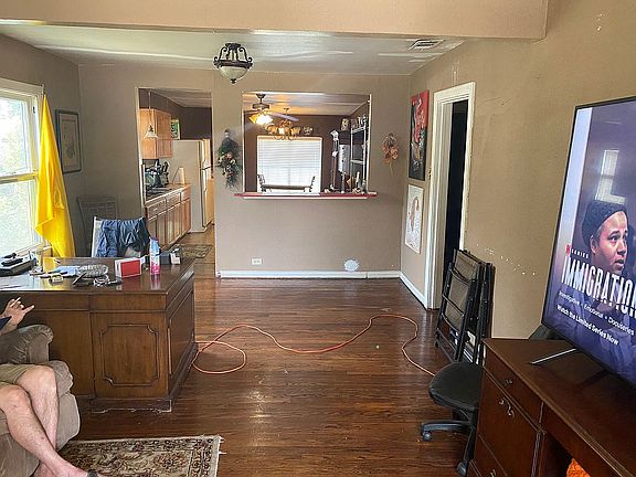 4th image of 431 Haggin St