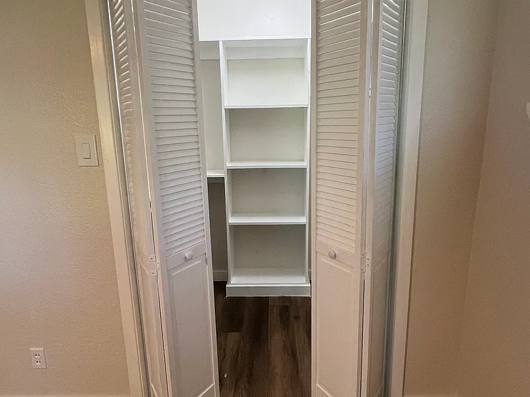 14784 FM 121 — Photo 13
