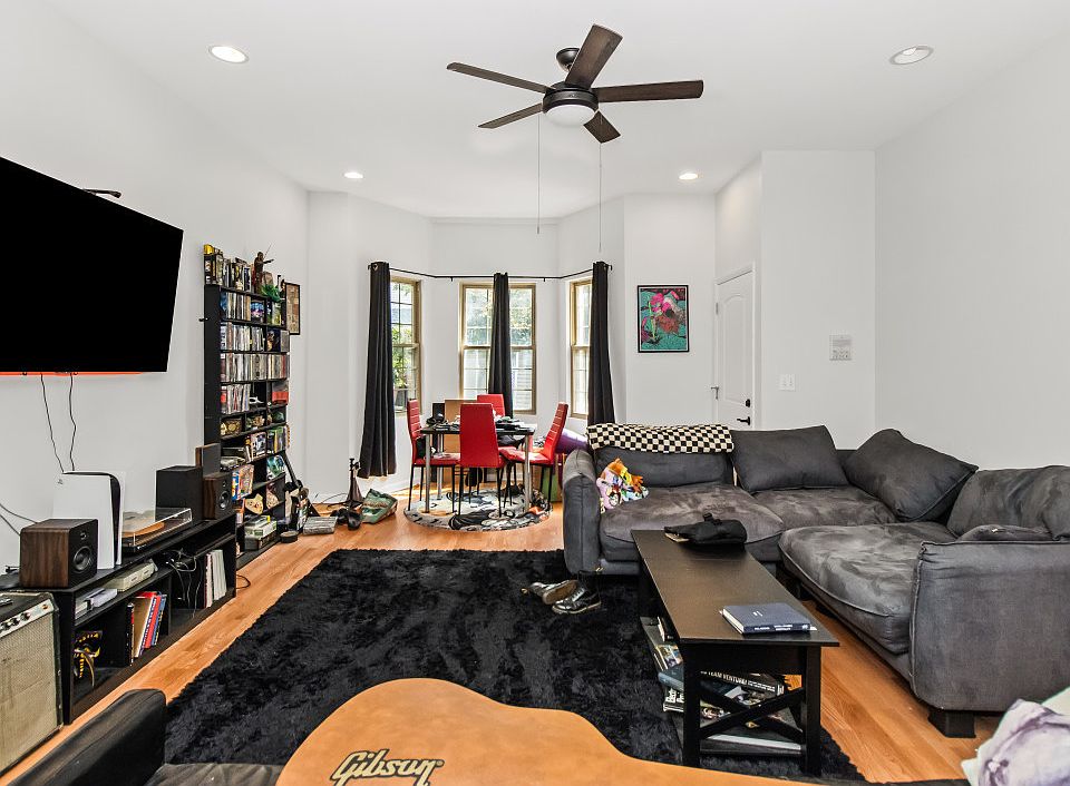 1st image of 2710 N Artesian Ave APT 1E