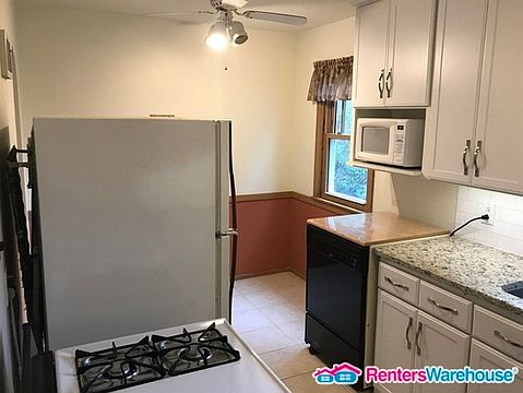 5th image of 4425 31st Ave S