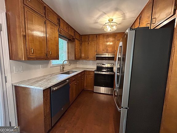 5th image of 3075 Carlton Rd