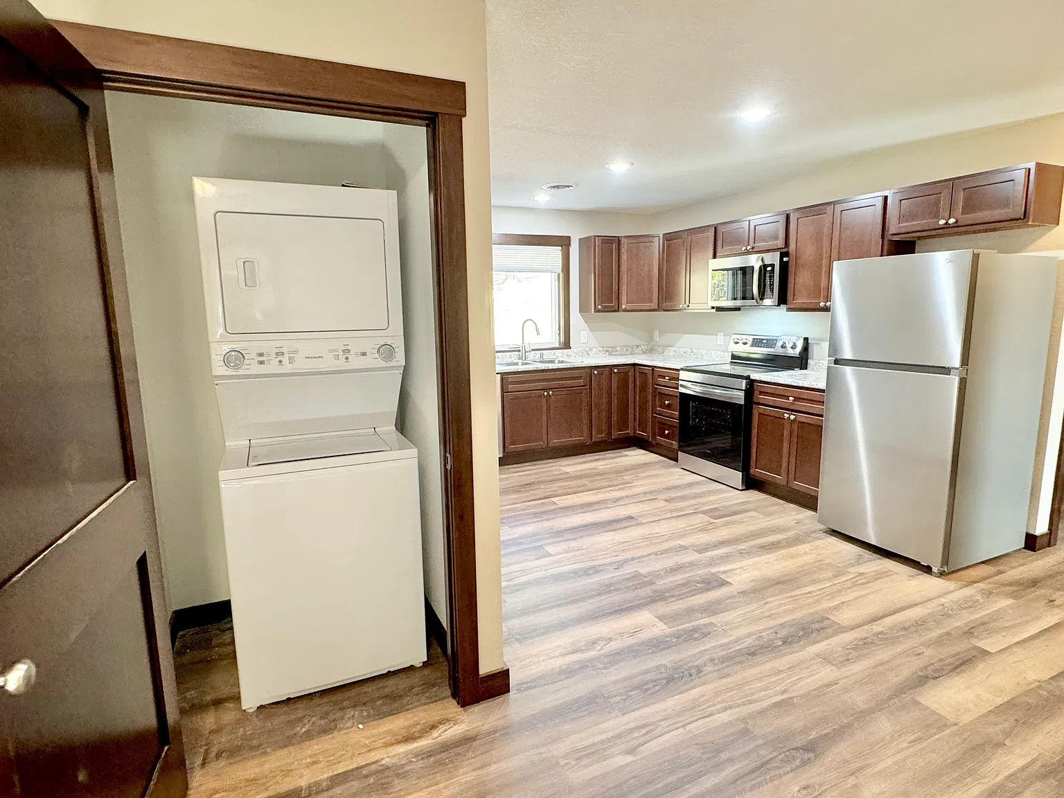 2 bed, $1,000 — Photo 3