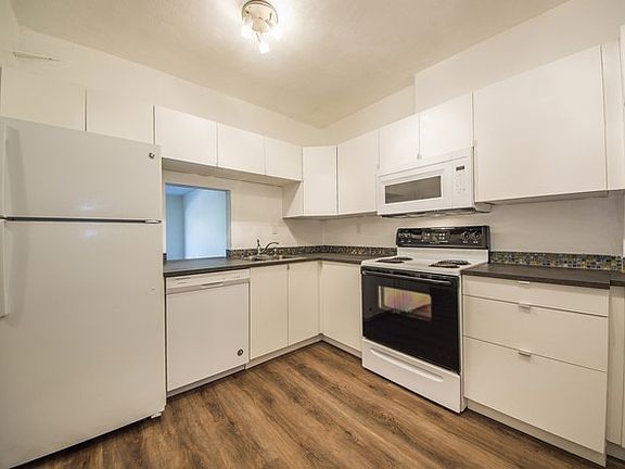 3rd image of 9159 SW 77th Ave APT 212