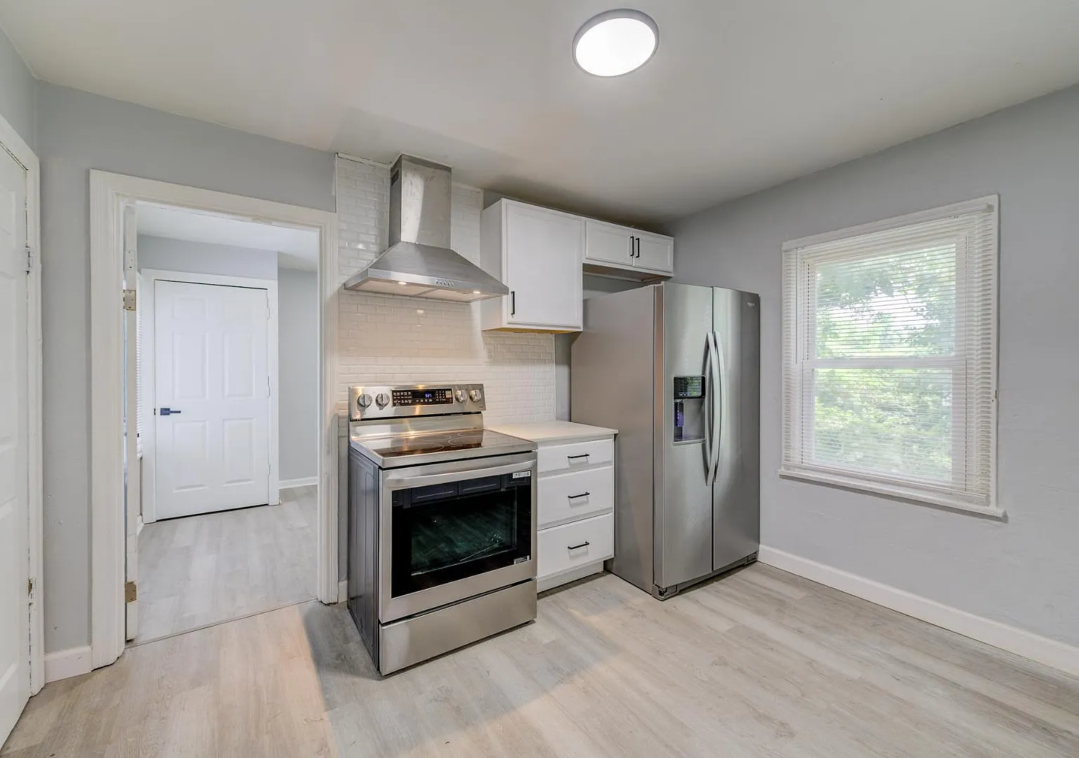 8067 Aline Ave — Photo 4