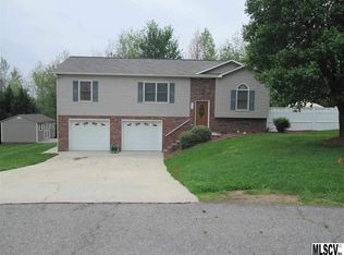 3182 Mount Carmel Ct, Hudson, NC 28638