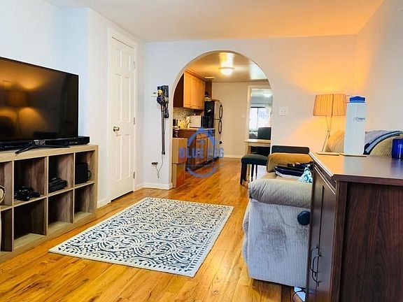 3rd image of 250 Bainbridge St #1