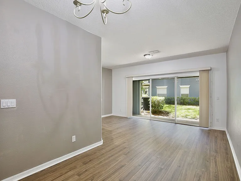 10412 Kiplinger Ln — Photo 5