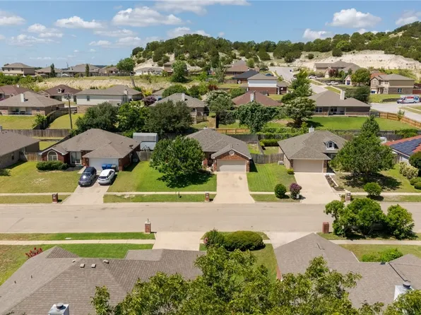 1809 Indian Camp Trl, Copperas Cove, TX 76522
