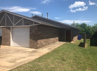 205 Monticello Rd, Norman, OK 73072