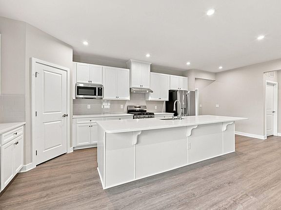 2nd image of 896 Nichols View Ct
