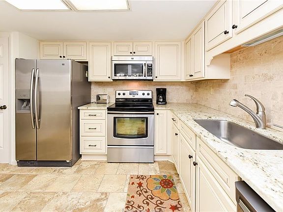 3rd image of 125 Shipyard Dr APT 183