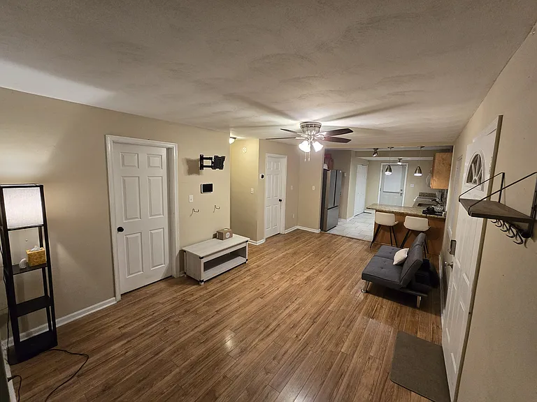 3209 Dartmouth St — Photo 2