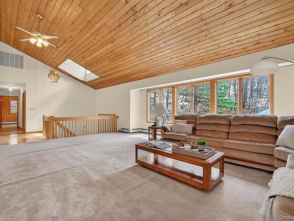 5th image of 31 Deer Ridge Road