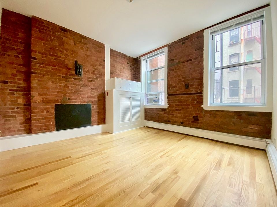 1st image of 33 Crosby St APT 1R