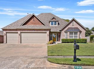 1904 W Durham St, Broken Arrow, OK 74011