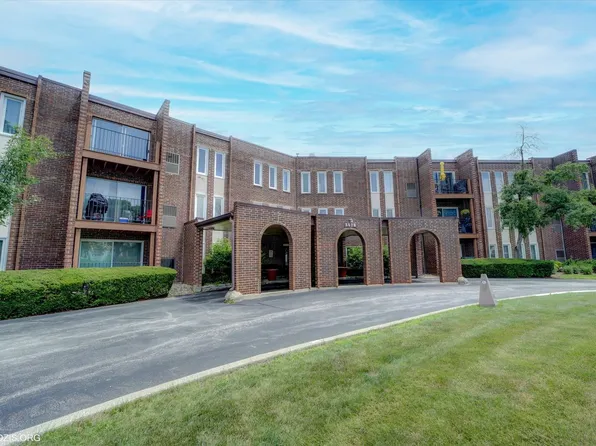 1575 Sandpebble Dr APT 343, Wheeling, IL 60090