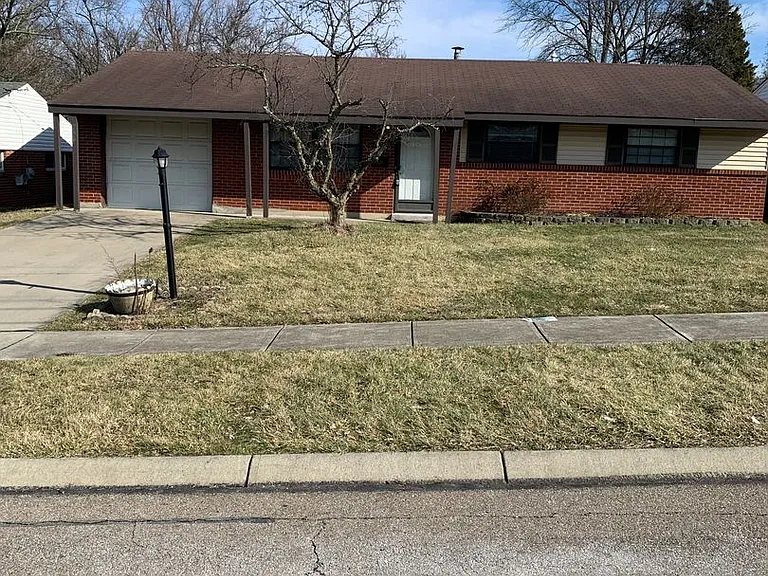 256 Kinsman Ct — Photo 1