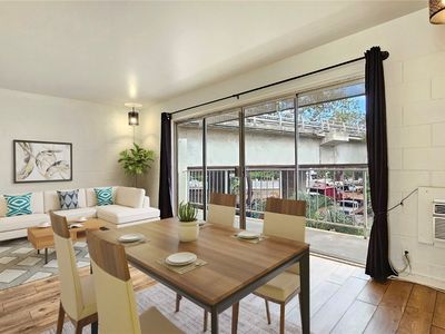 2873 S King St APT 201, Honolulu, HI, 96826