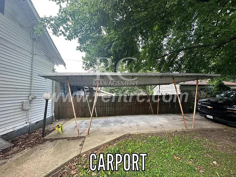 1117 N Gilbert St — Photo 17