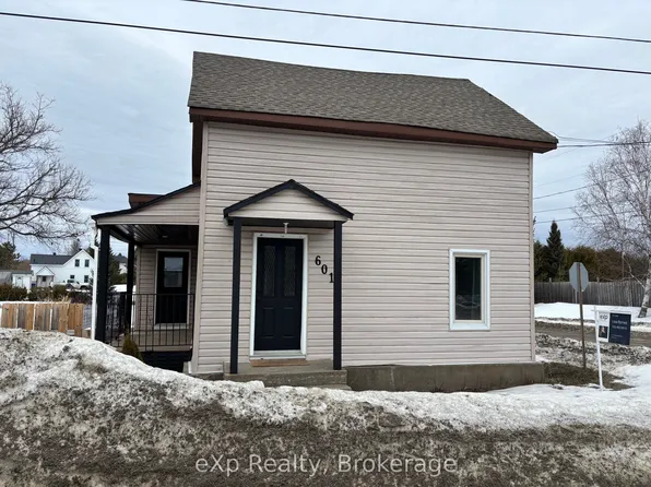 601 Drive In Rd, West Nipissing, ON P2B 2R4