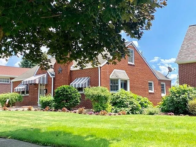 1030 Union Ave photo 1