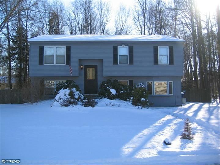 2nd image of 11 White Pine Dr