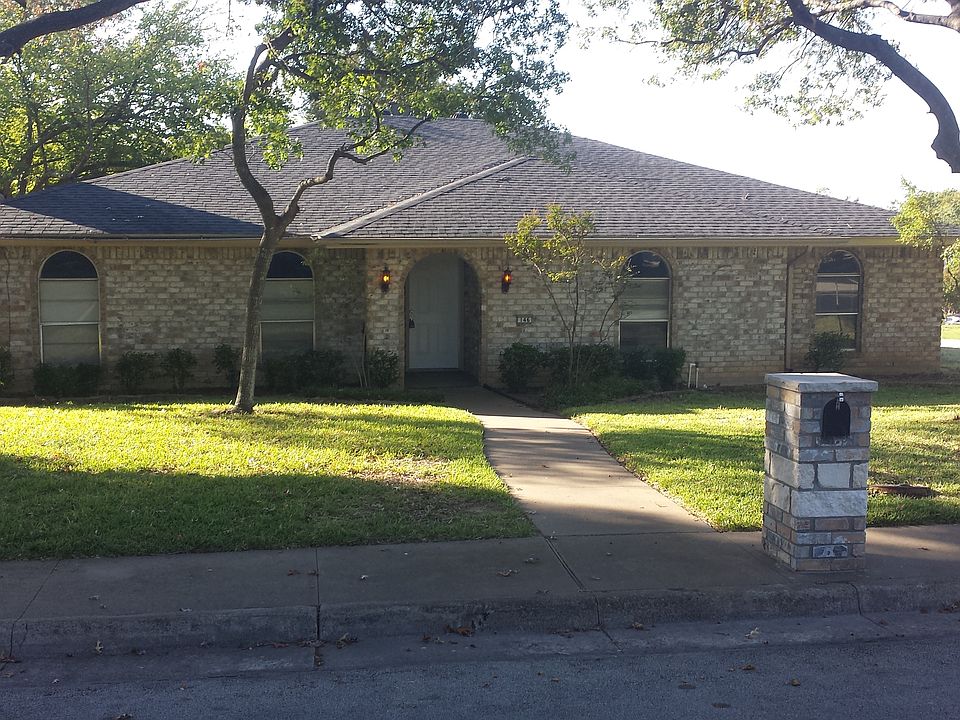 1st image of 146 Meadowbrook Dr