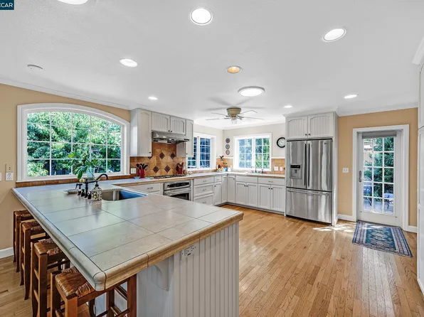 6129 Crater Lake Ct, Pleasanton, CA 94588