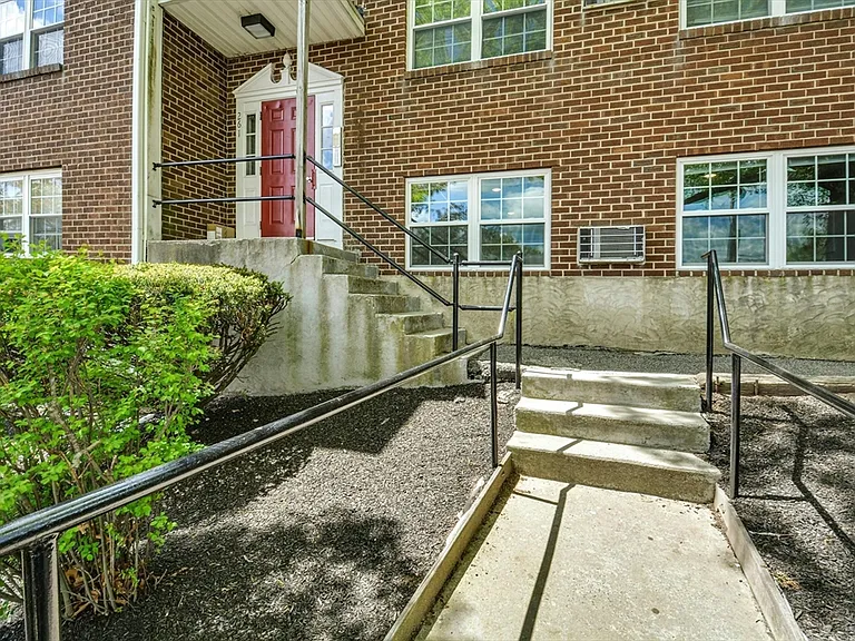 261 Boston Post Rd E #2 — Photo 17